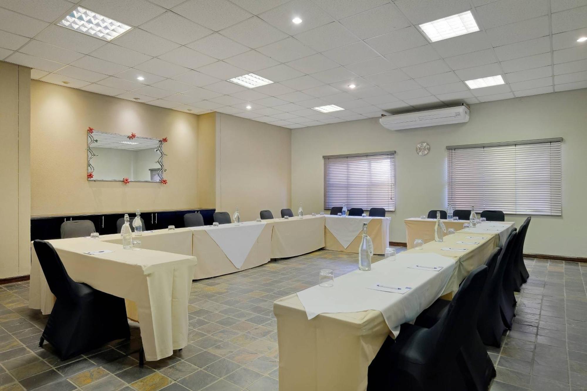 Protea Hotel By Marriott Polokwane Landmark Dış mekan fotoğraf